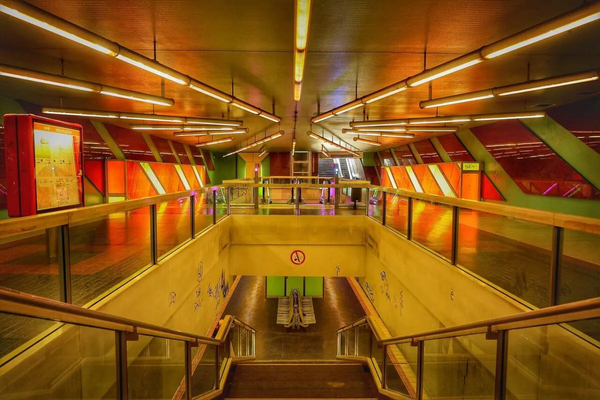 Eine U-Bahn-Haltestelle in Köln